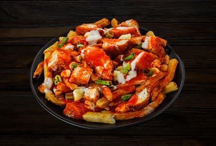 Buffalo Chicken Poutine (Halal)